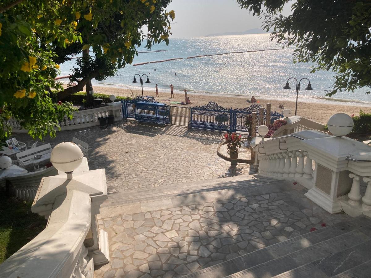 Sky Beach Beachfront パッタヤー エクステリア 写真